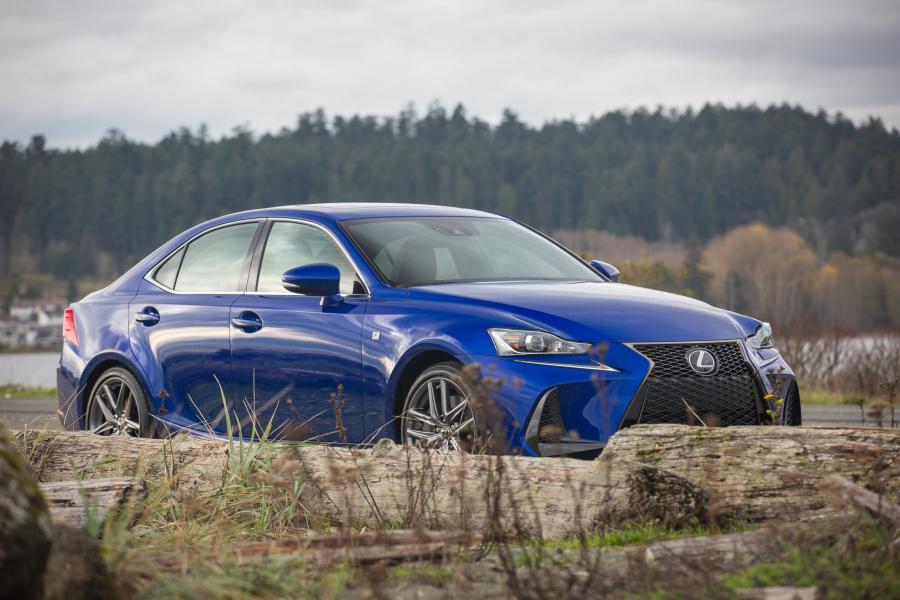  Lexus IS200t F-Sport 2016 года  (NA) (фото 6 из 27)